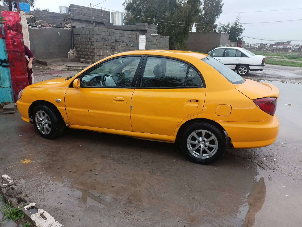 السلام عليكم كيا ريو موديل 2000 سنويه ساقطه من 2021 سياره شغاله مبيها اي شي يحتاج لها ترتيب بصيط سعر 10 اوراق قفل لاستفسار علا هاي لارقام 
***********
*********** 
مكاني كركوك
