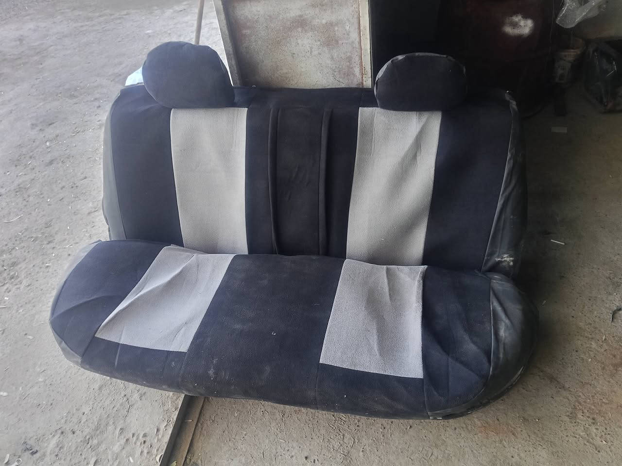 السلام عليكم مواطير  مارسدس جامبو  زوج شغالات  وكشنات خلفيه  للبيع لاستفسار الاتصال على الرقم ***********
