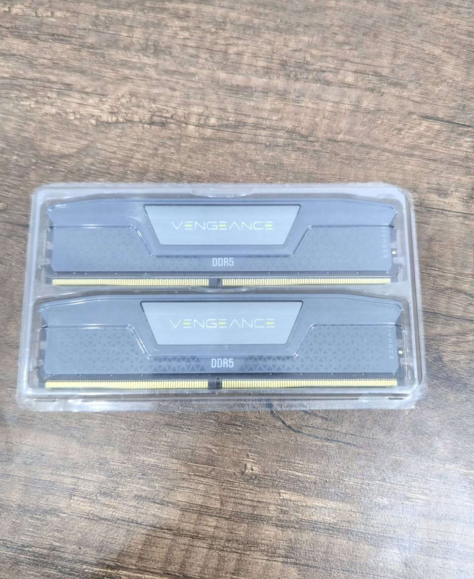 السلام عليكم
معالج
I5 14400 Box
مع المبرد الستوك
سعره 225 الف
I5 14400f Box
مع المبرد الستوك
سعره 200 الف
رامات 
Corsiar Vengeance (64Gb) 6000mz 
Cl30
ركز بالتوقيت 
سعره 650 الف 
موجود توصيل


**إذا كنت صاحب هذا الإعلان وتريد حذفه لأي سبب، رجاءا أرسل رسالة إلى الدعم الفني**