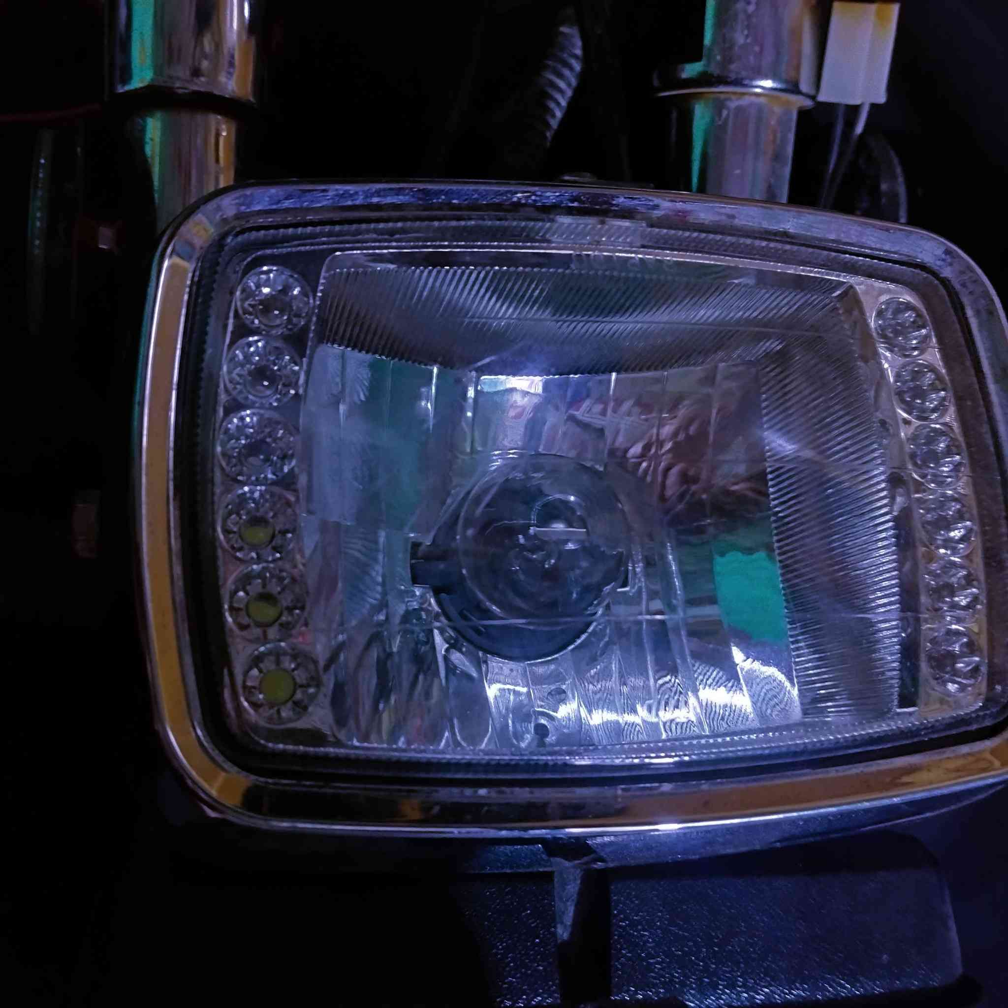 تعميره 4  كير انتنس  مديل 26  نقصها فقط شاصي
كامله ماعايزه شي الغراض شخط ما مشخوطه 
سعر ٢٧٥ قفل قفل مابيها ولا ربع
***********
