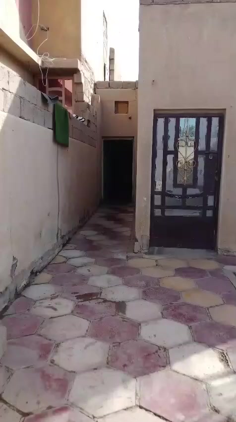 بيت مساحه 100 متر للايجار حي الزهور شارع الجمعيه ***********
