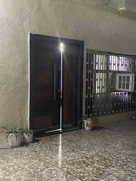 ‎للبيع حي الأعلام الكرخ مساحة ٢٠٠ م واجهه ١٠ نزال ٢٠ 
‎٣ غرف نوم ٣ صحيات و بناء محدث 
‎سعر ٤٢٠ 
***********
