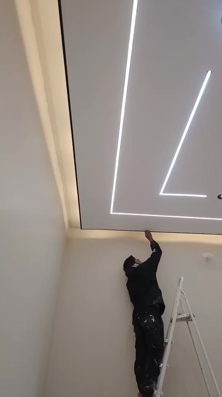 أعمال ديكور واصباغ
نقدم لكم خدماتنا المتميزة في مجال الديكور والأصباغ. لدينا فريق متخصص وذو خبرة عالية لتلبية جميع احتياجاتكم وتحويل رؤيتكم إلى واقع.

خدماتنا:

تصميم وتنفيذ أعمال الديكور الداخلي والخارجي.
أعمال الاصباغ الداخلية والخارجية بأجود أنواع الدهانات.
ترميم وتجديد المنازل والمكاتب ودوائر الدولة
تركيب ورق الجدران.
اعمال الجبس والديكورات الجبسية.
تصميم وتنفيذ الإضاءة.

مميزاتنا:

جودة عالية في التنفيذ.
أسعار تنافسية.
التزام بالمواعيد.
استخدام أجود أنواع المواد.
فريق عمل متخصص ومحترف.

للحصول على عرض سعر مجاني أو استشارة، يرجى الاتصال بنا على [*********** ] أو مراسلتنا عبر البريد 
نتطلع إلى خدمتكم وتحقيق رضاكم. ***********
