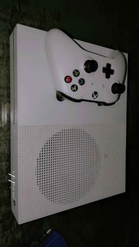 اكس بوكس ون اس • ١تيرا • يدين ٢