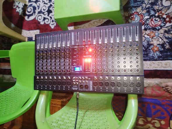 السلام عليكم ورحمة الله وبركاته يوجد جهاز اخرس للبيع غير مستعمل ***********
