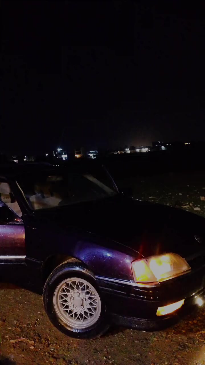 السلام عليكم سيارة للبيع... 
اوميكاستيش محرك 6سلندر كير ومحرك. مال بطه تايرات جدد كير اوتوماتيك كهربائات شغاله سياره حيلل نضيفه مصبوغا عام جماليه رقم. الماني بيها كابون بانزين شرط التحويل 
السعر 35$ورقه وبيها مجال 
اسيا. ***********
