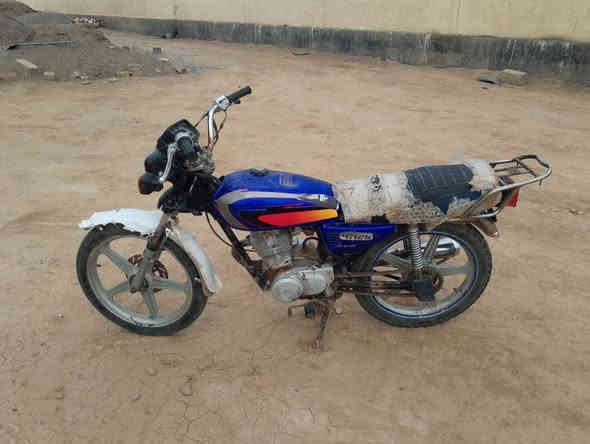 السلام عليكم ورحمة الله وبركاته موطور للبيع مجفت جديد تايرت فاخرات كهرباءيات شغاله بس يعوزو جوزه سعر مناسب 225بي مجال اتصل اوتدلل ***********
