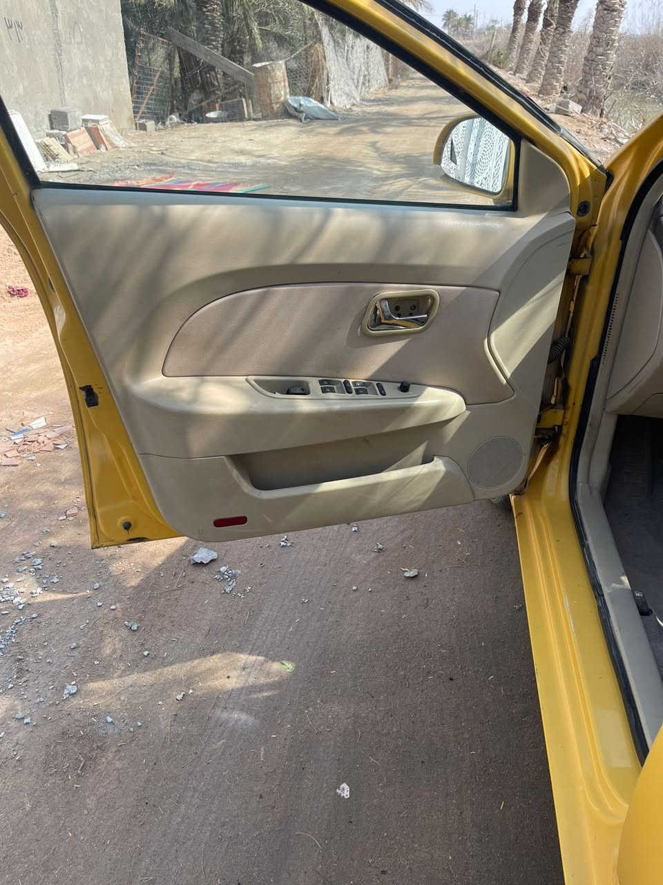 شيري فلاوين 2013
حداديه 100%
محرك وكير تمام لا تنقيص ولا تبخير
شاشه
سمعات مضخمه  السعر. ٣٥ وبيها مجال بصيط (***********
