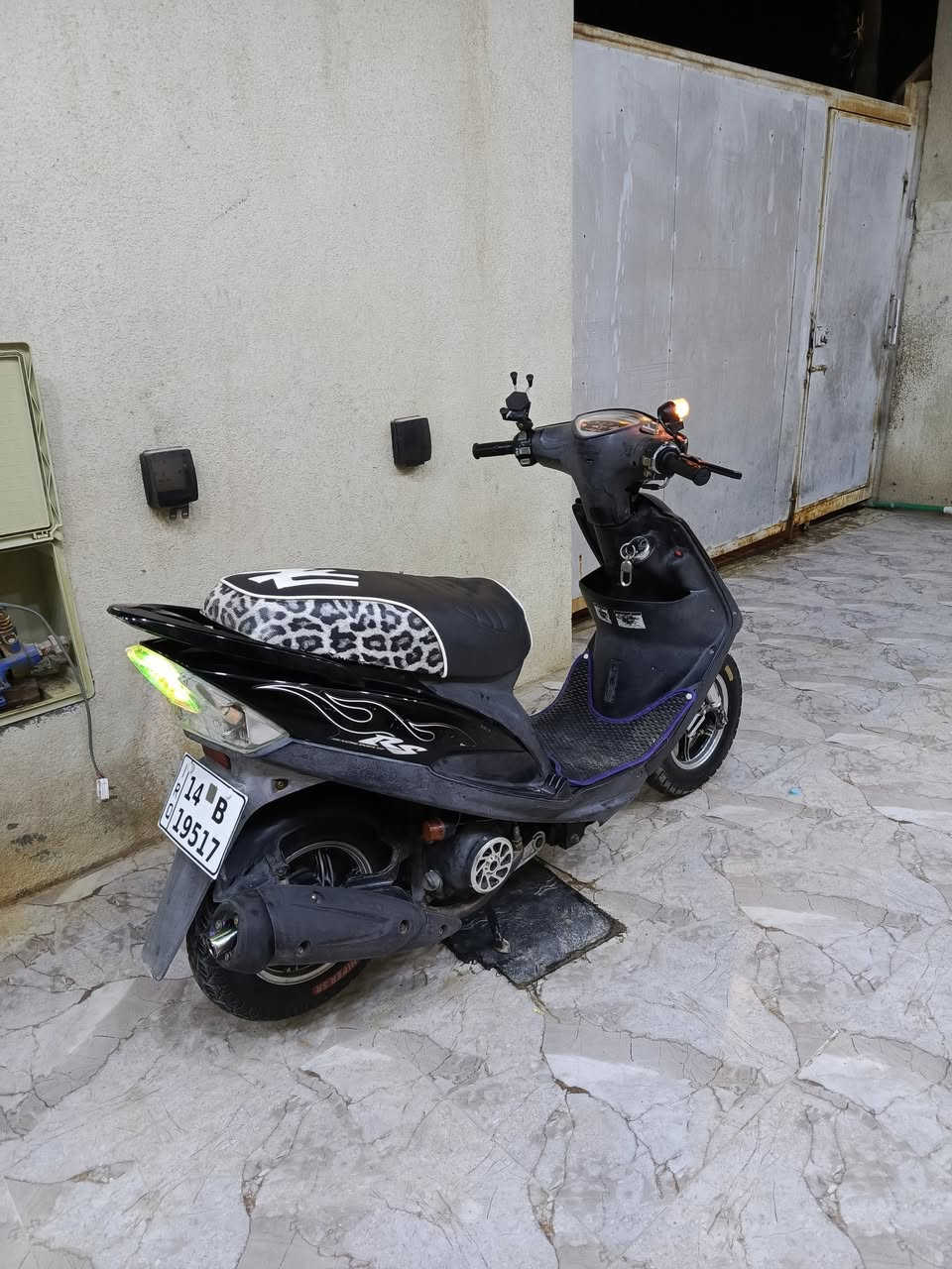 سلام عليكم إخوان دراجه مبدله ولفات بس رنبه وصولاتهه موجوده نازله بشهر   الثامن  ماكس عدله دراجه مال مزامط من كل النواحي وياله إب ٢٥٠ بيهه زوج تاير جديد يدات كوسو كبار قبق عنبار قبق جوزه كشن أربع ولف دمام بل جنطه سيت كامل مال سكنات أربع ولف أصلي امامي خلفي دبلات ديواي امامي صينيه وفج إنسي وأي فلاوين آر بي إم دبل خلفي آر بي إم صالنصه صجميه دبل بوشه شيال أصلي للعلم الدراجه مو رقم كاليه اصليه شرط حته فلتر شوته اربعه ولف اشاير  ٤  إدارة مال سياره كلجات رياضي ملاقط أصلي الدراجه أي عيب ما بيهه ختم واحد وي المكينه كلهه ول معدل شرط ١٢٠ وتعبر سعر ١١٠٠ وبيهه مجال مكاني بصره أبو الخصيب مكينتهه خرسه ما تنسمع انطي بيهه ضمان وين متريد ماكو شي ما ذاكره الك ولي مو شراي لا يتعبني *********** هاذ رقمي علوان وأنه بخدمت الشراي
