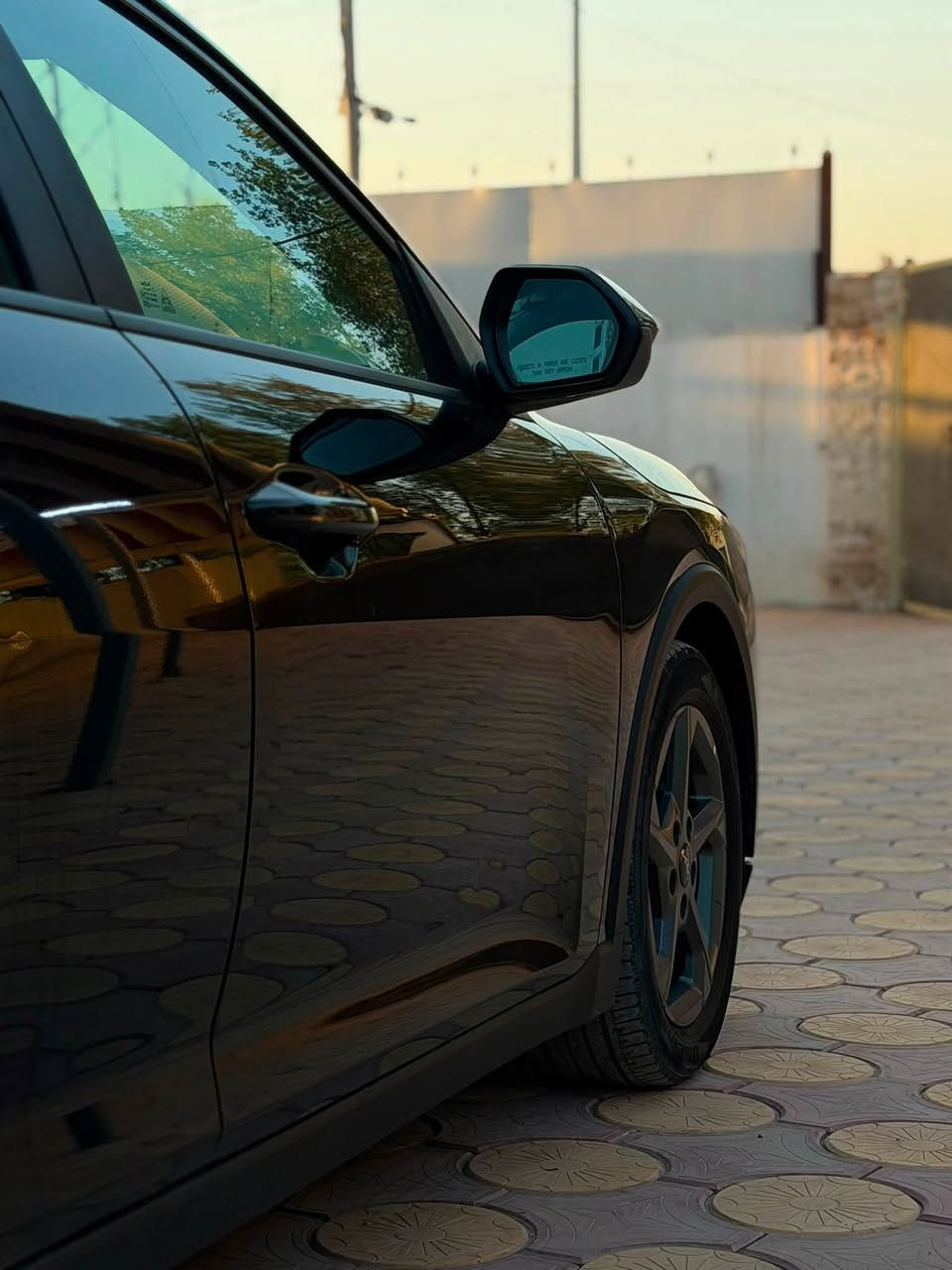 � للبيع Kia K4 EX موديل 2025 🚘
دخول جديد 

✨ سيارة بحالة ممتازة
🔹 دخول جديد
🔹 حادث خفيف جداً (شخط فقط) موضح بالصور
🔹 محرك 2000 CC DOHC
🔹 نظافة عالية وسعر منافس

📋 المواصفات:
✅ تشغيل بصمة
✅ دخول ذكي (Smart Key)
✅ شاشة حديثة تدعم Apple CarPlay
✅ شحن لاسلكي (Wireless Charger)
 Auto Hold ✅
✅ سايد بريك إلكتروني بصمة
✅ كاميرا 360 درجة (دوارة)
✅ رادار أمامي
✅ رادار خلفي
✅ رادار جانبي
✅ نظام تحديد المسار (Lane Keep Assist)
✅ وضعيات قيادة متعددة
✅ مصابيح زينون
✅ إنارة خلفية LED
✅ ويل قياس 17 إنج

للاستفسار الاتصال ***********
