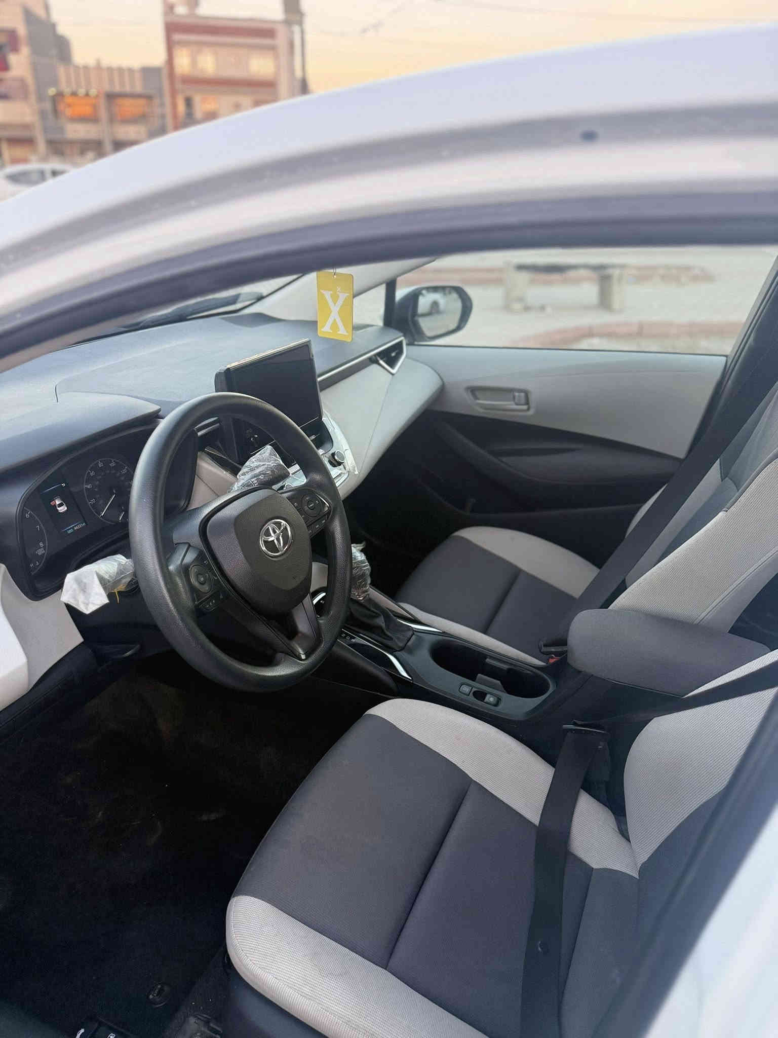 سلام عليكم 
كورلا ٢٠٢٣ للبيع
صبغ بس بنيد بدون تبديل وفتح 
بانزين ياباني اصلي 
ماشيه ٤٠ 
نص مواصفات 
رادار امامي 
رادار جانبي 
كامره خلفيه 
تحديد مسار 
كار بلي 
فول تحكمات 
هولد 
توقف ذاتي 
سايد أبريك بصمه 
السعر ١٥٥ 
***********
