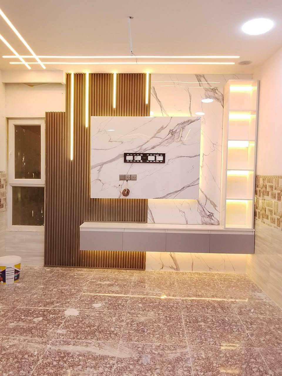سلام عليكم كادر جبس بورد الملكي والمودرن والكلاسيكي وسقوف ثانوية وصبغ جدران وديكورات بلازما بديل الخشب والرخام تسليم مهندس شرط ***********
