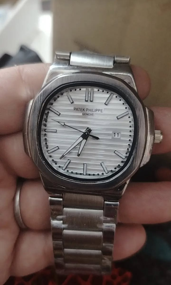 متوفر مجموعة ساعات
وزن يميل الى الثقل
اختام
منفذ يومي شغال
سعر القطعة 25 الف للطلب
على الخاص او على الوتساب
***********
