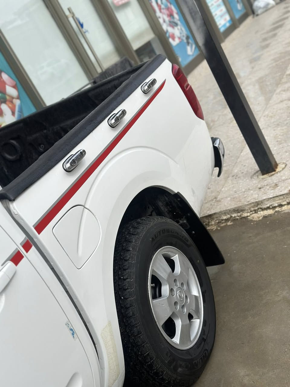 نیسان ناڤارا ٢٠١١ گێڕ عادی سەنەوی بەسەرچوە مەکینەی تازە تەشفیت کراوە زۆر مەزبوتە سێ پارچەو پەلەیەکی بچوک بۆیاخ سەیارەکە زۆر جوانو مەزبوتە گێڕو مەکینەو ئەکسلو تەقەو ڕەقە بەشەرت سعری ٨٩ معامەلە *********** ئەوەش ژمارەی خاوەنی تکایە نامە بۆ من مەنێرن
