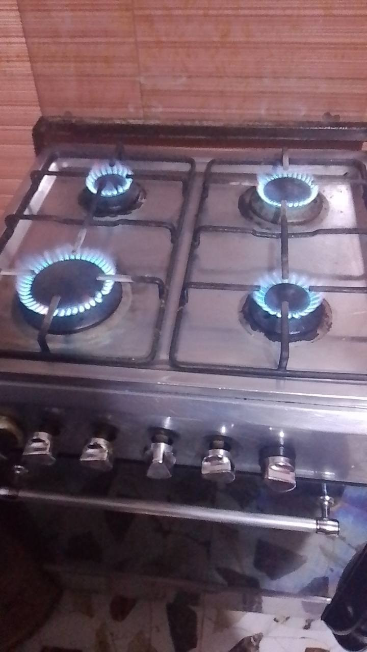 طباخ للبيع***********
