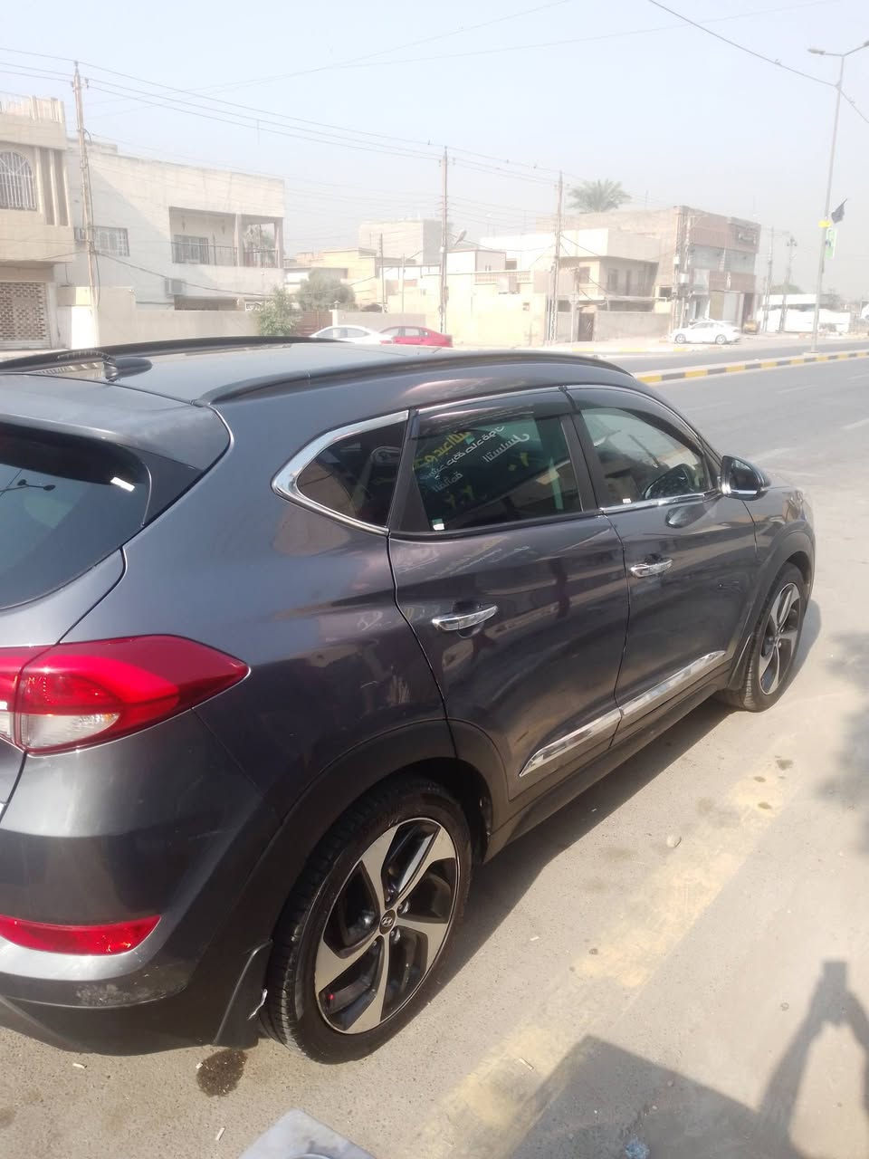 توسان خليجي موديل 2017 بانوراما سلايد محرك 2000 دوش بيها صبغ صفحة السايق بدون دواخل  كير محرك صدر تخم تأير تبريد تدفئ شاشة تاب كامرة مرئي شفط ترحيب السعر(145) مكان سيارة بغداد حي العامل  الاتصال ***********
