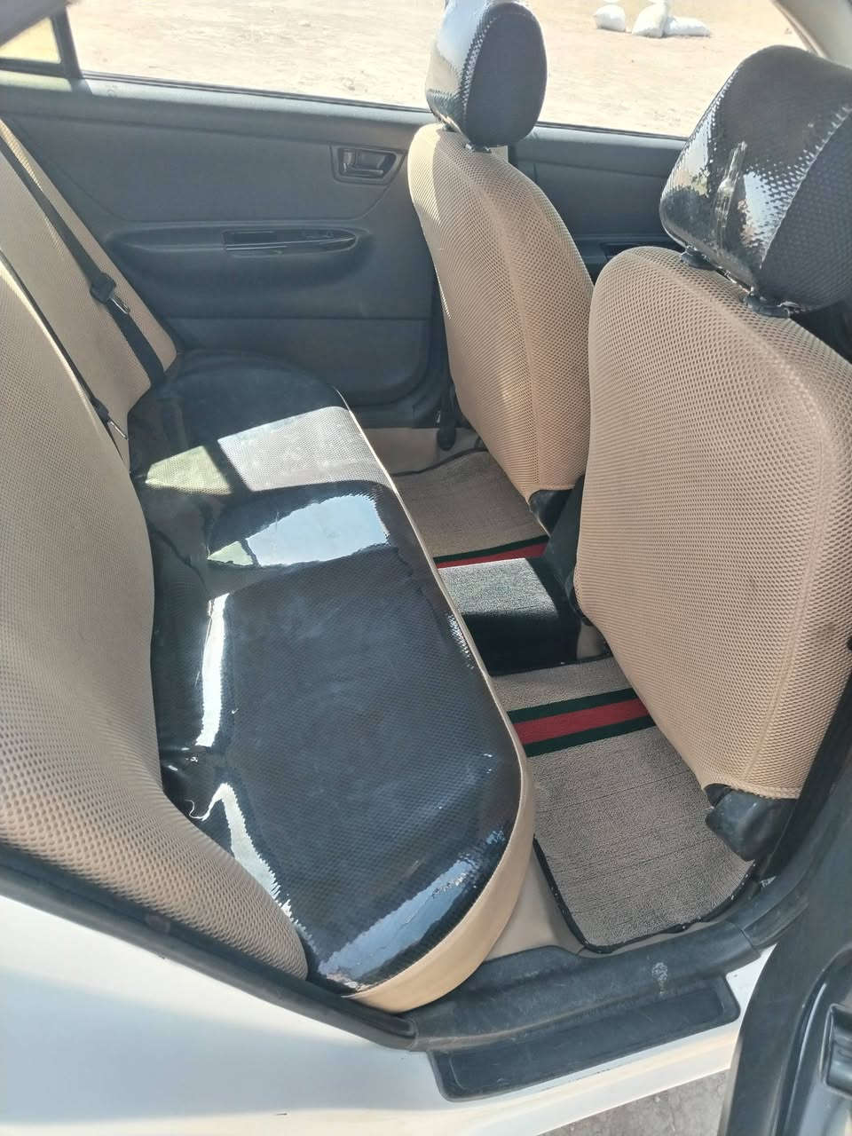 سياره بي واي دي 20 حره رقم بغداد سنويه 30
ماشيه 169
المكان سماوه رميثه 
سعر 78 وبيها مجال بيها دوسه موجود قبل وبعد صور
وتساب ***********
