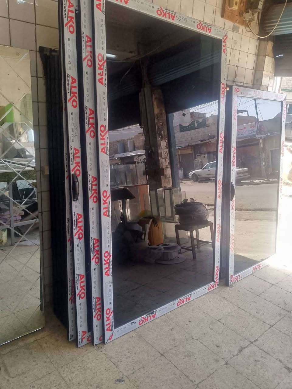 السلام عليكم محلات ابو مريم الحمداني للبيع وتركيب الزجاج كافه انواع الزجاج ابيعلكم جوه السوگ الموقع موصل حي الكرامه التوصيل مجانا علينا ونشتغل سلايتات جام اسود فحمي سعرو 8 دولار مع الشغل
***********
***********
