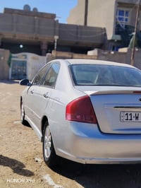 سوراتو للبيع سياره خليجيه محركها 1600 محرك كير جدد السياره مصبوغه حزام...