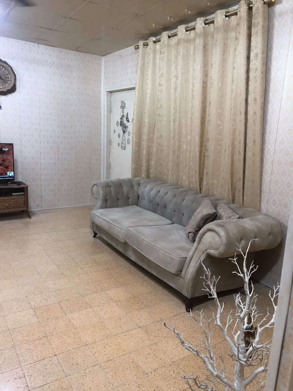 شقة للبيع في (الكرادة_ ساحة الواثق _ شارع 42)
تتكون من (صالة_ مطبخ_ حمام _ تواليت _ بالكون_ 3 غرف نوم)
الاستفسار على الخاص
***********
