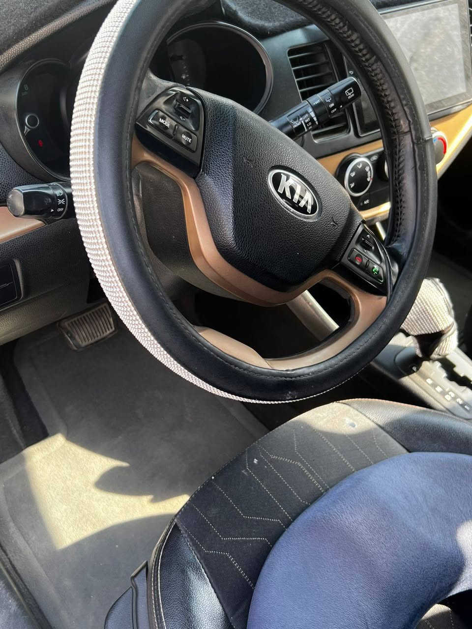 السلام عليكم
سيارة كية بيكانتوا

رقم اربيل

سيارة فووول نظافة 💯

موديل 2013 

السعر 85💸 وقابل للتفاوض 

***********  ➡️ للتواصل
