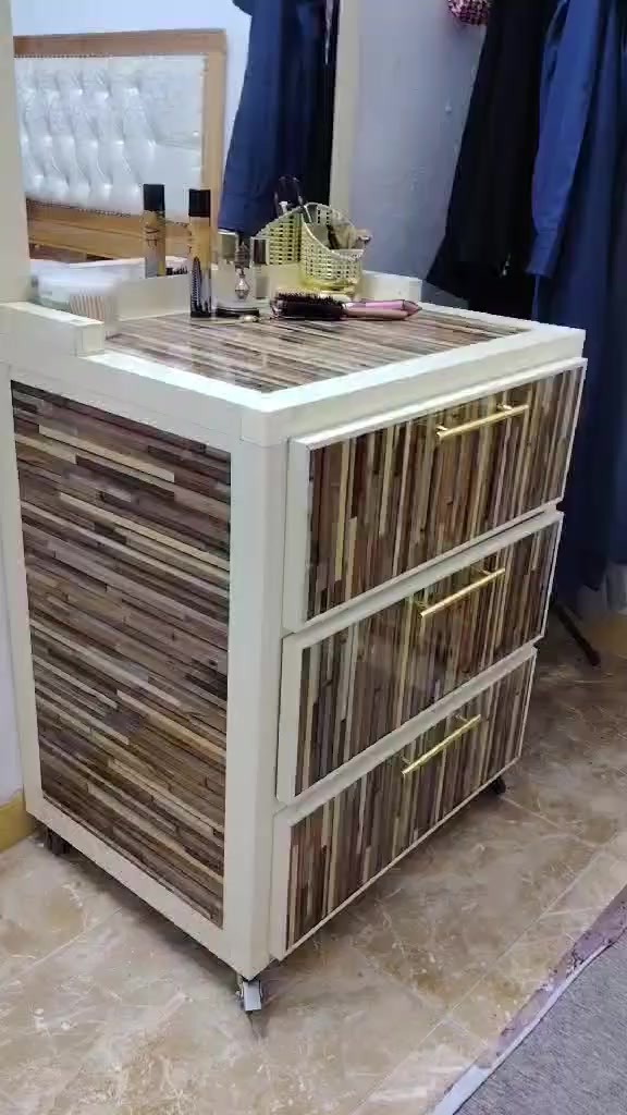 ميز تواليت المنيوم فصال ثقيل السعر 70 - ديوان 7 أمتار 6 قطع نضيف السعر 140- ثلاجه كونكورد وضع شركه شرط التجميد السعر 140-الشراي يتصل ***********-‏‪0750 791 3697‬‏ وادي حجر
