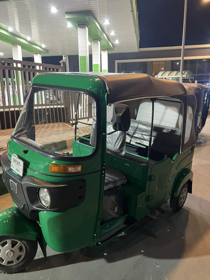 السلام عليكم تكتك مديل ٢٢ تحويل مباشر العنوان بغداد البياع قرب تقاطع درويش اتصل ع ***********
