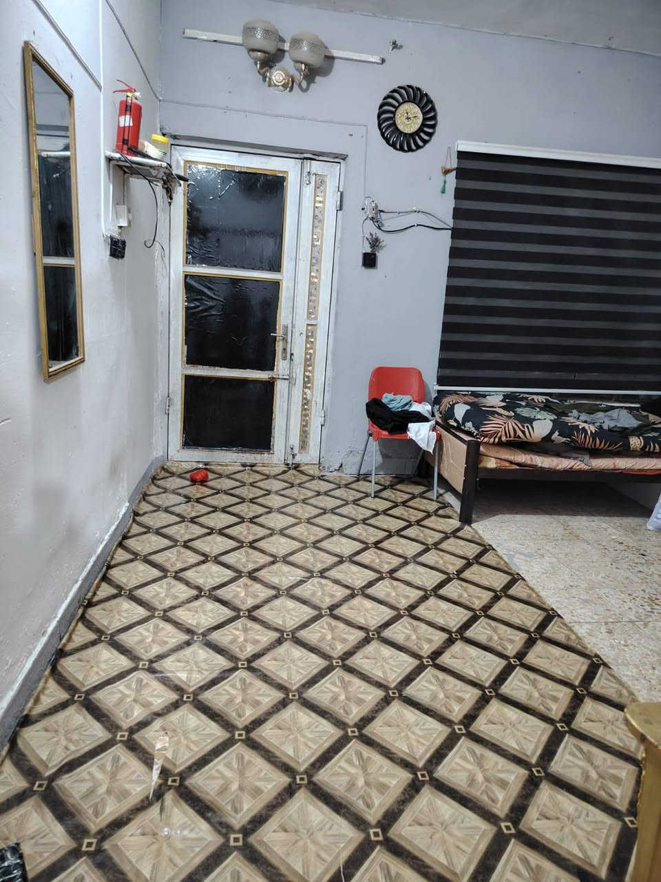 بيت للبيع
المساحة
300م

 المكان في حي الحسين الجديد قرب الناظم
البيت طابو ملك صرف

البناء
قديم
سنة 2010
البيت كله مبني طابوك

وهو بيت طابق واحد 

وباقي التفاصيل خاص


**إذا كنت صاحب هذا الإعلان وتريد حذفه لأي سبب، رجاءا أرسل رسالة إلى الدعم الفني**