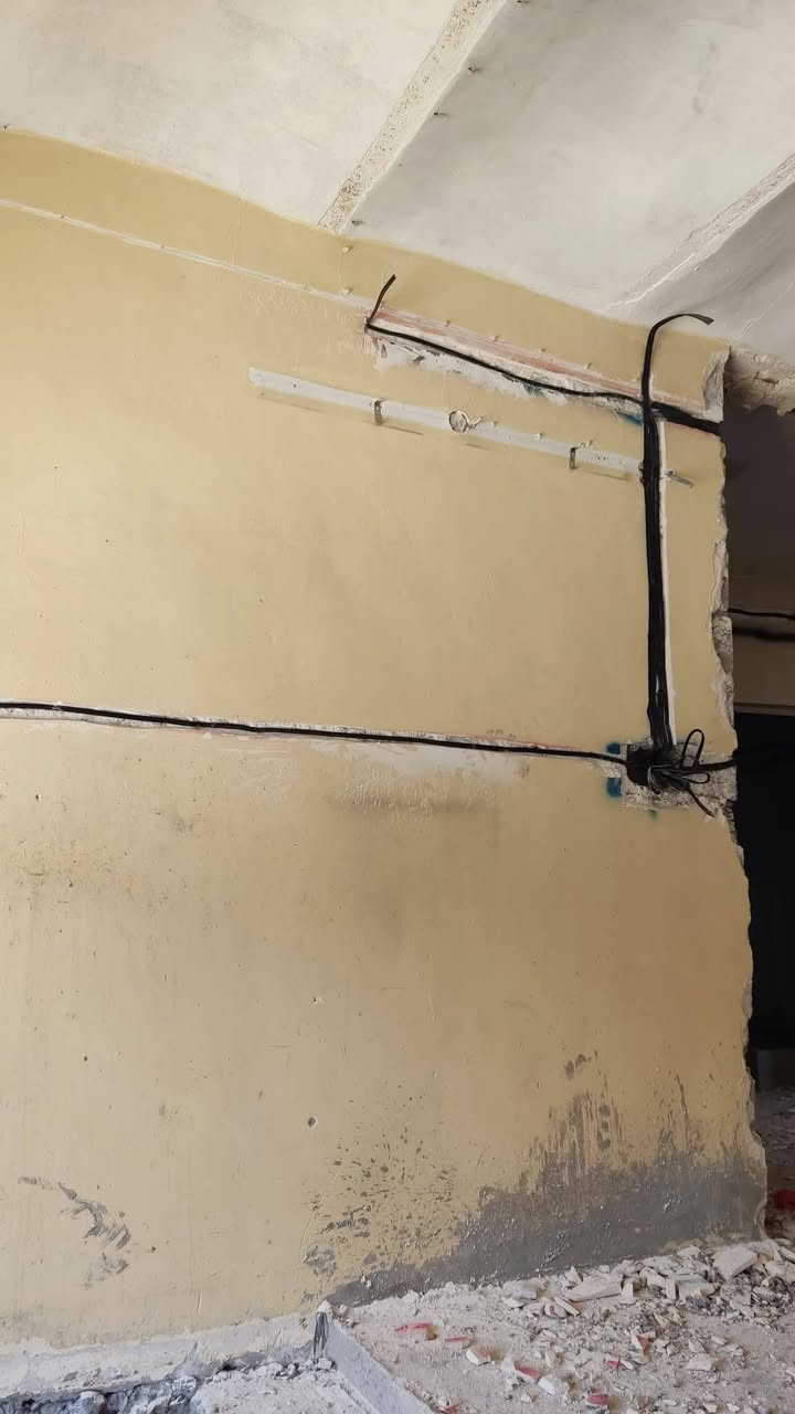 السلام عليكم
تعمير ترميم بيوت/ تنقير تفليش/ حفر بير / صب لاش بناء / صبغ ديكورات 

شغل داخل كركوك  ***********

او على الخاص
