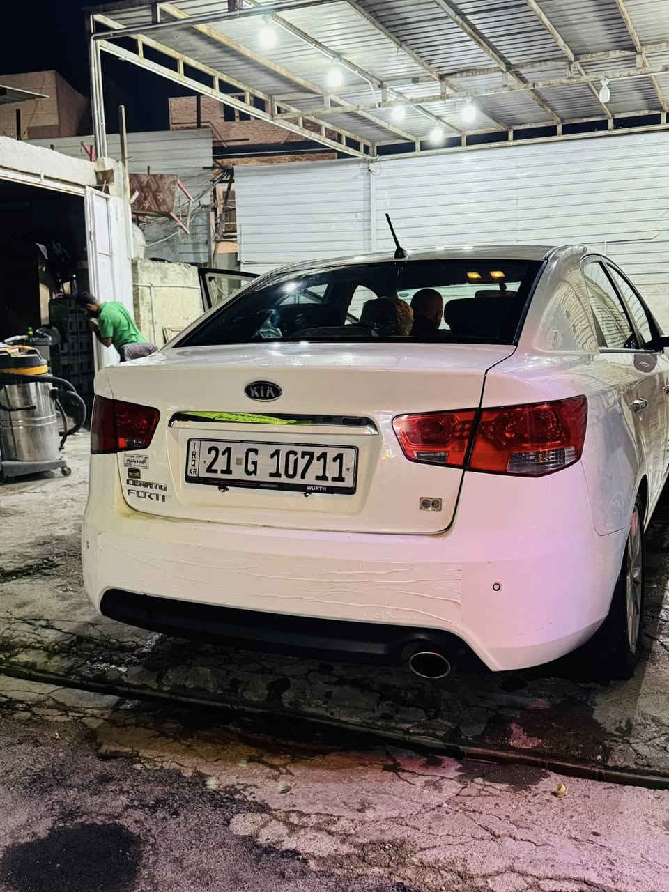 للبيع كيا سيراتو 2013 خليجي محرك 1600 دوش  باسمي تحويل مباشر بيها فقط ربع باب خلفي صبغ بدون دواخل  ماشيه 200 مكانها بغداد 
للتواصل ***********
