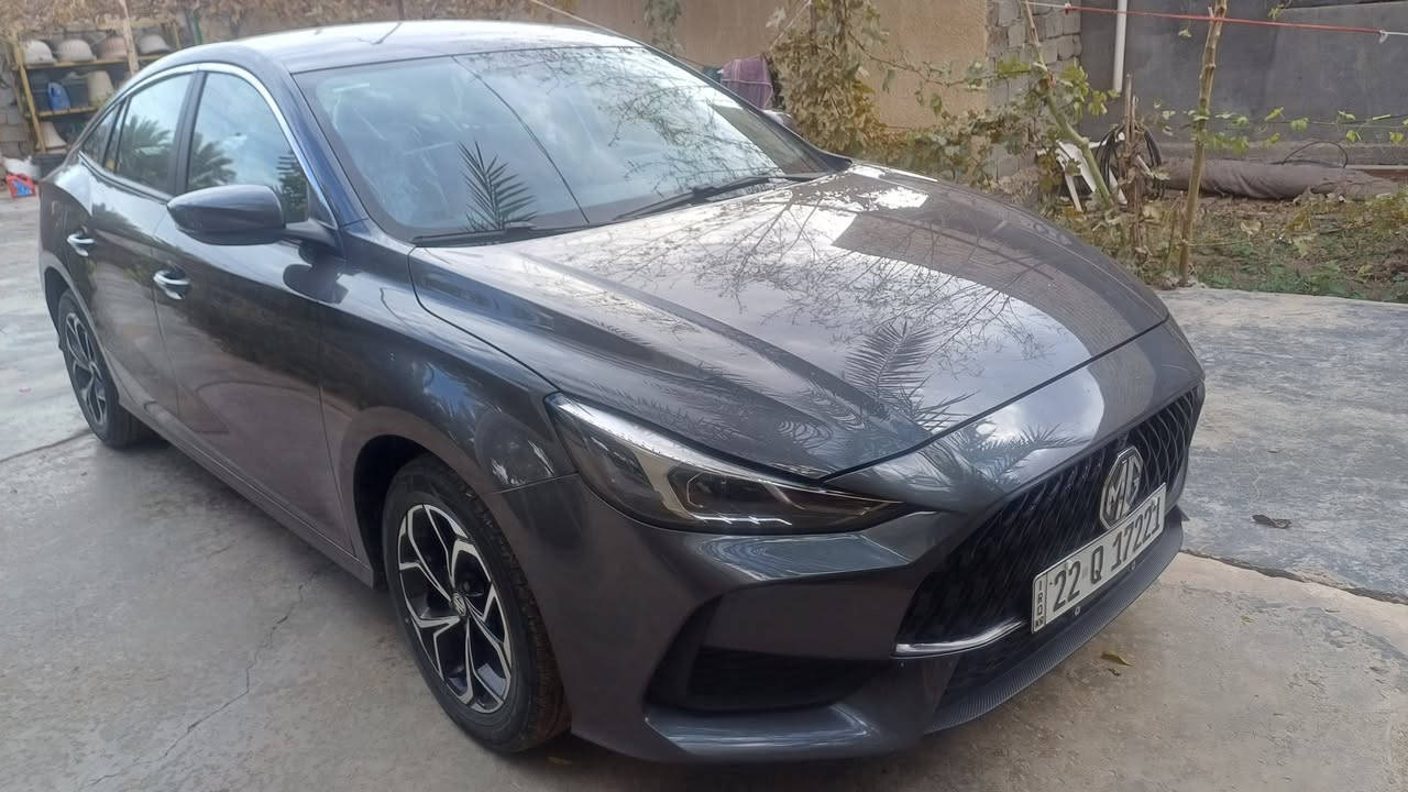 سلام عليكم واد خليجي 
فول مواصفات ماعدا الفتحه
شاشه كار بلي
نظام Aتوقف عند الازدحام
لايت عدسه LED تحكم بل عدسة تصعدو تنزل
تبريدامامي خلفي
نظام ايكو سبورت
حساسات خلفية وكامرة دوارة
كشافات ضباب
مثبت سرعة
اشايربل مري
تحكم ستيرن
السيارة على وضع الشركة بدون ضربه وبدون شخوط 
وبدون صبغ السيارة مكفولة من الدعا مية للدعاميةالسعر 115 تصل وتدلل ***********
***********
