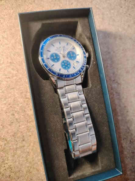 للحجز ولاستفسار وتساب ***********
