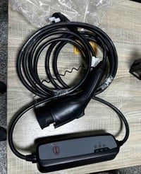 يتوفر شواحن BYD اصلي   سيل5 كن بلاس دستروير  بسعر مناسب   07713978641