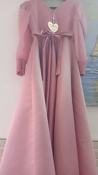 ملابس جديدة • راسلوني