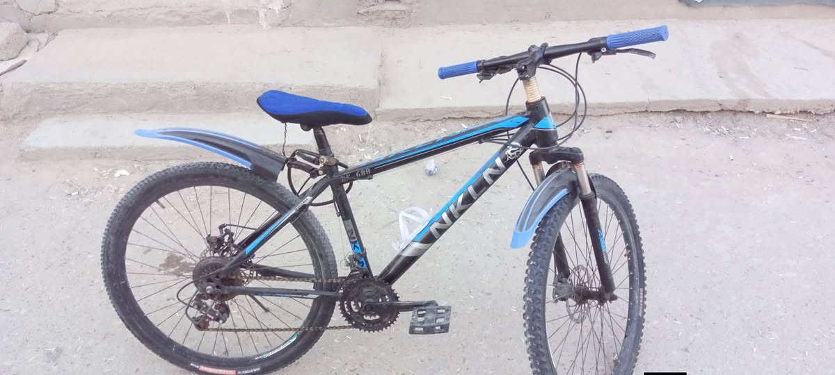 بايسكل للبيع حاويه استخدام قليل السعر 100 وبيه مجال  للاستفسار ***********
