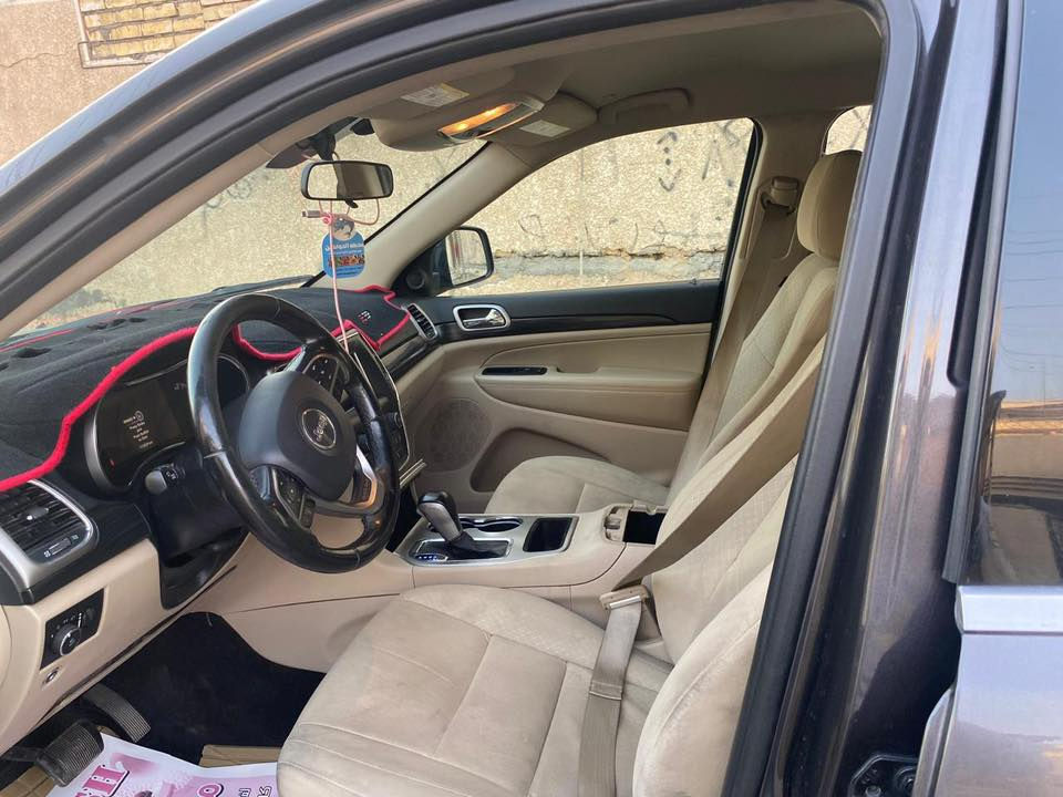 جيب شيروكي لاريدو19
ماشيه90ميل

حدثها جاملغ الخلفي   وجاملغ امامي مبدل كما موضح بلسونار

مكان بغداد 

سعر236 بيها مجال حك الجيه

غير متواجد بلفيس

رقم ***********
