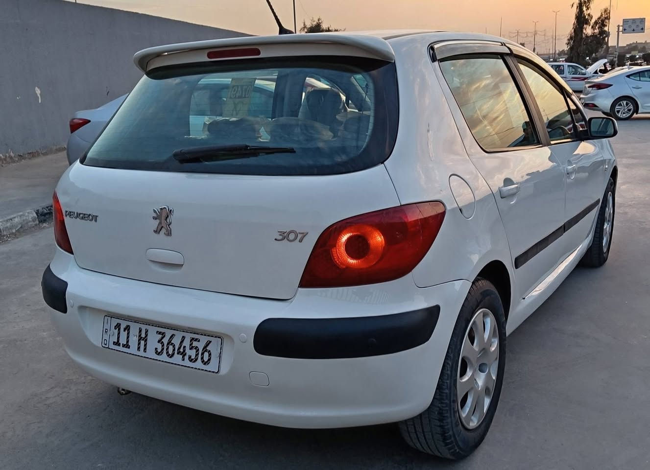 بيجو فرنسي موديل 2006 سياره جاهزة من كلشي كير محرك صدر تبريد ثلج حته ثلاجه شغاله بيه صبغ مكانات ابيع حزام سعر 57 بيه مجال قليل شراي يتصل مكاني بغداد رقم ***********
