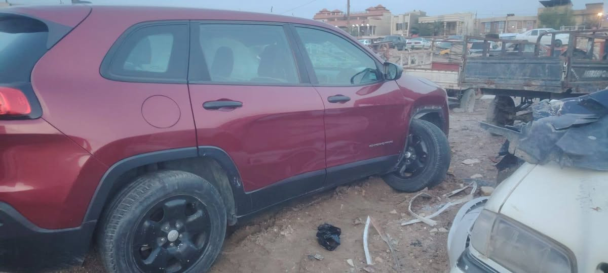 سيارة جيب شيروكي للبيع حادثها مرفق بالصور تباع على وضعها للاستفسار الاتصال على الرقم ***********
