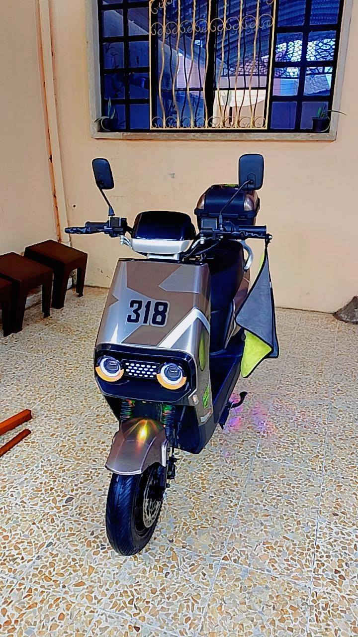 السلام عليكم ماطور للبيع جديد نظافه 100 سد بطاريات6  شرط كله شغال موصل رشيديه واللي يريد يفوت خاص‏‪‏‪0751 762 9816‬‏. 650 بمجال والمو شراي لا يخابر
