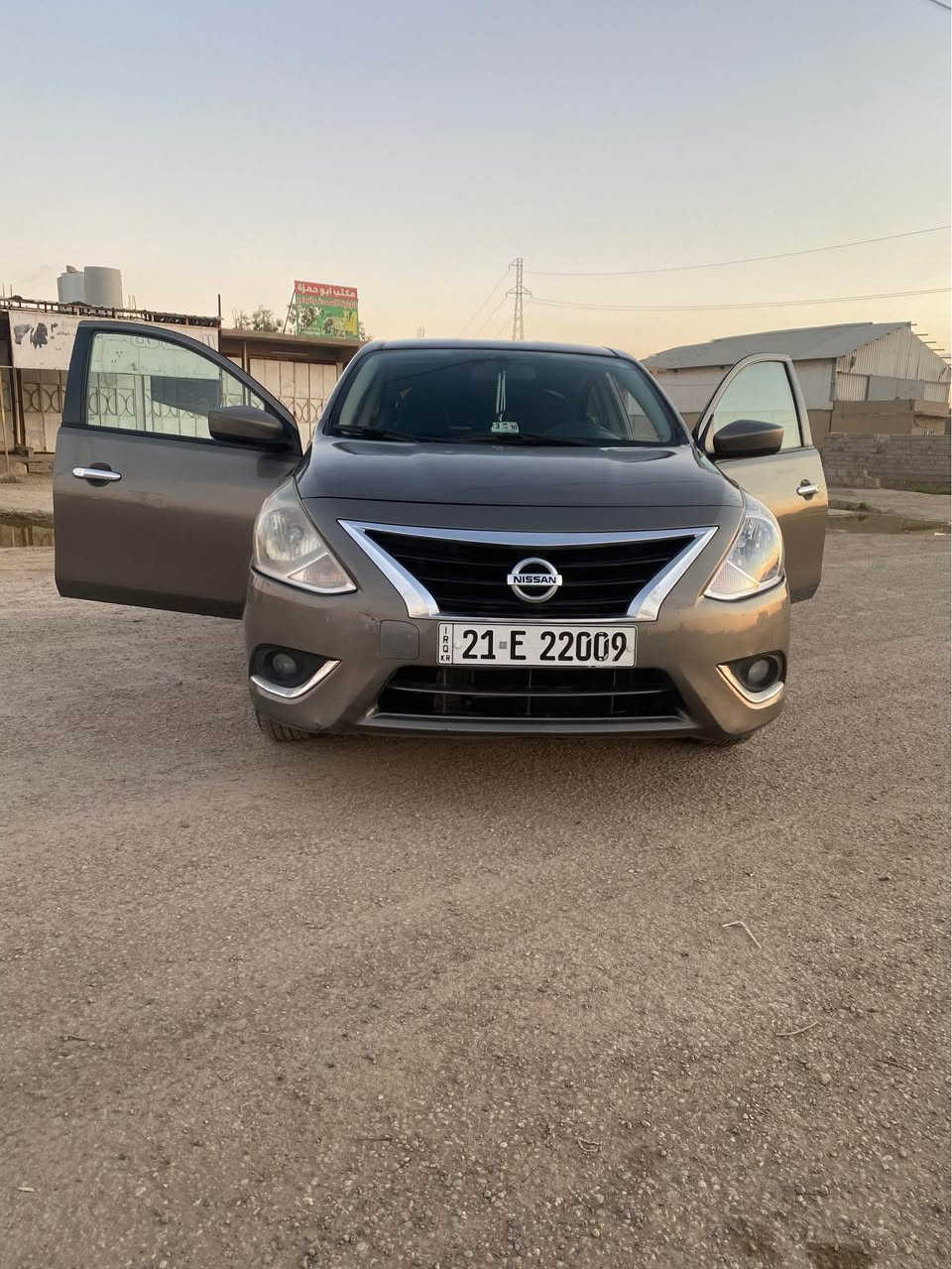 نيسان فيرسا 2017 SV
مواصفاته معروفة 
قطعتين صبغ بدون دواخل وبدون ايرباك داخلة كلين 
كير مكينة كفالة عامة 
ماشية 64 فقط 
سنوية 28 هزة جديد 
بطاقة بانزين
رقم مميز 
سعر 105 
*********** كركوك, العراق
