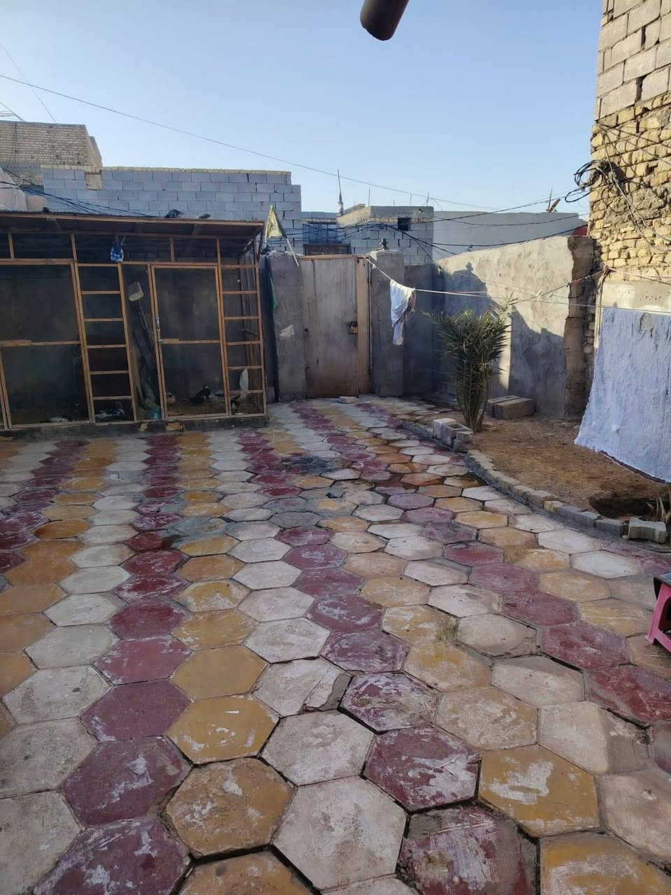 دار للبیع رقم للبیع سید جبار قرب حسينية الشیخ حازم مساحه 180 الاستفسار ***********
