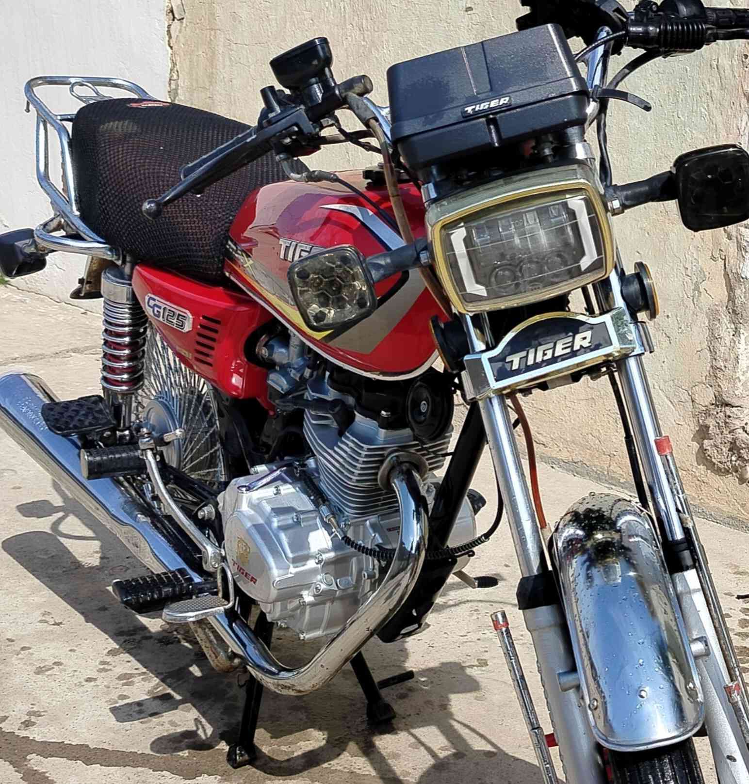 السلام عليكم
موطور تايكر للبيع 
موديل ٢٤ 
جاهز من كلشي 
المحرك مبدل ولفات فقط
شرط الفحص 
السعر ٥٠٠ الف وبيه مجال شي قليل
مكاني الشرقاط الحي العسكري 
الثاني 
الاتصال والاستفسار على هذا الرقم ***********
