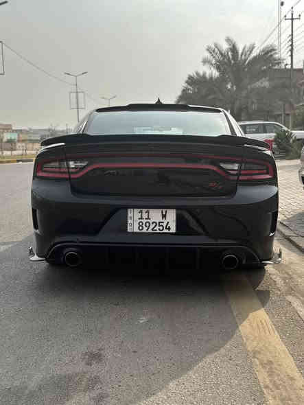 جارجر 2017 RT 5700 للبيع فول مواصفات عدا الفتحة حادثها موضح بالمنشور جداً بسيط وصار بيها هنا هم صبغ يعني 5 قطع فقط بدون ايرباك بس مال برده طاك وراجع الباقي كله سليم 
السيارة بدون لغد وبدون شاصي وكلش نظيفة وحلوة وعليها هواي اضافات لحاية دفيوزر srt بنيد مبدل srt لد داخل المازده متغير الالوان على التلفون يشتغل  ولد داخل السيارة اكثر من 40 لون السيارة عليها برمجة يم غيث طلقات وفصلة وفتح رون وسيفتي كاملة للسيارة 
كلشي مناقصها وسعرها مناسب لان مابيها دواخل ولا ايرباك 
ملاحظة السيارة صوتها بلادي وكلش حلو وقوي 
مكان السيارة بغداد حي الجهاد
***********
السعر 167 وبيها مجال شي كلش كلش بسيط حك الجية
