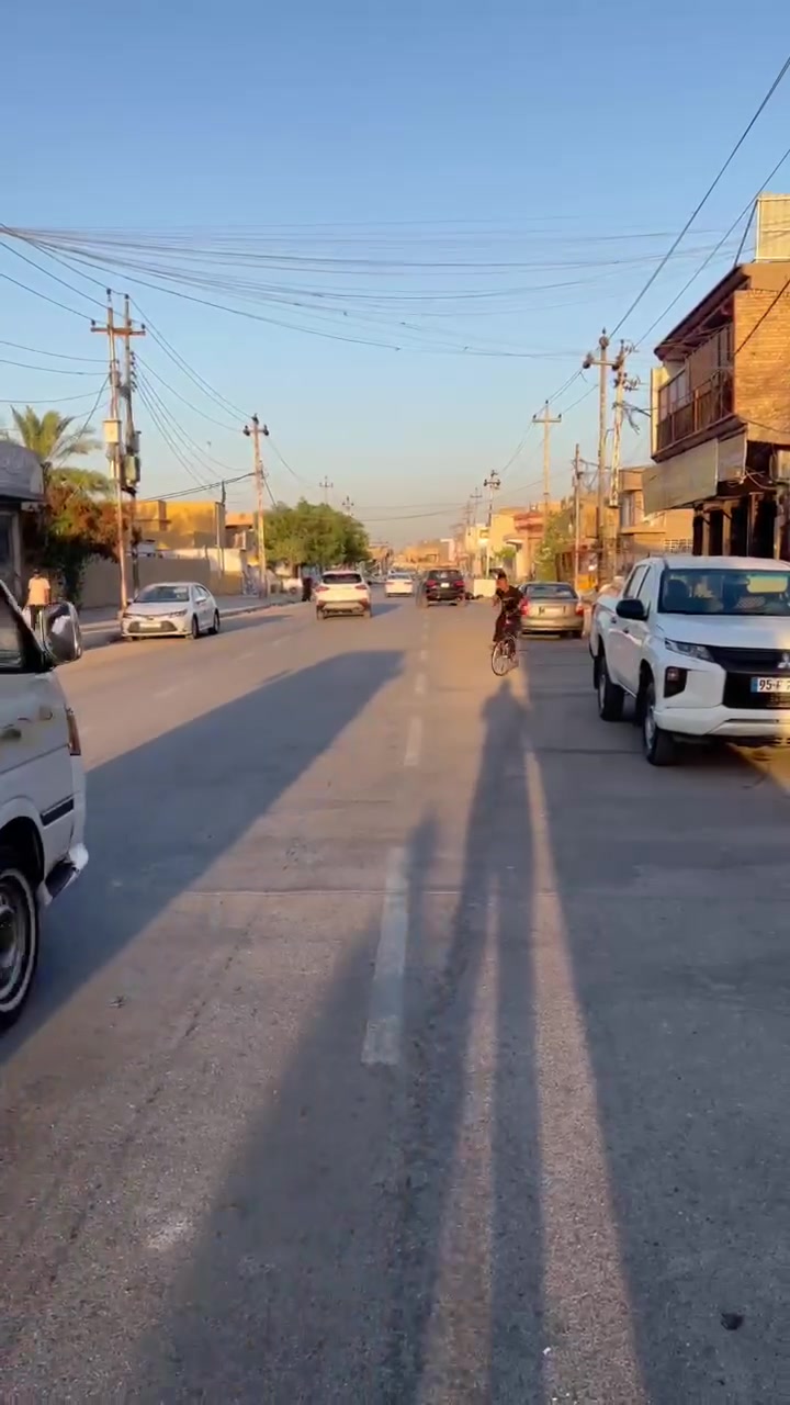 بيت مساحه ٦٠٠متر
يحتوي على ٨ غرف نوم ، ٤ فوك و٤ جوه + ٣ صحيات داخليه وخارجية 

مكان واسط صويره شارع حكمة

للأستفسار ***********
