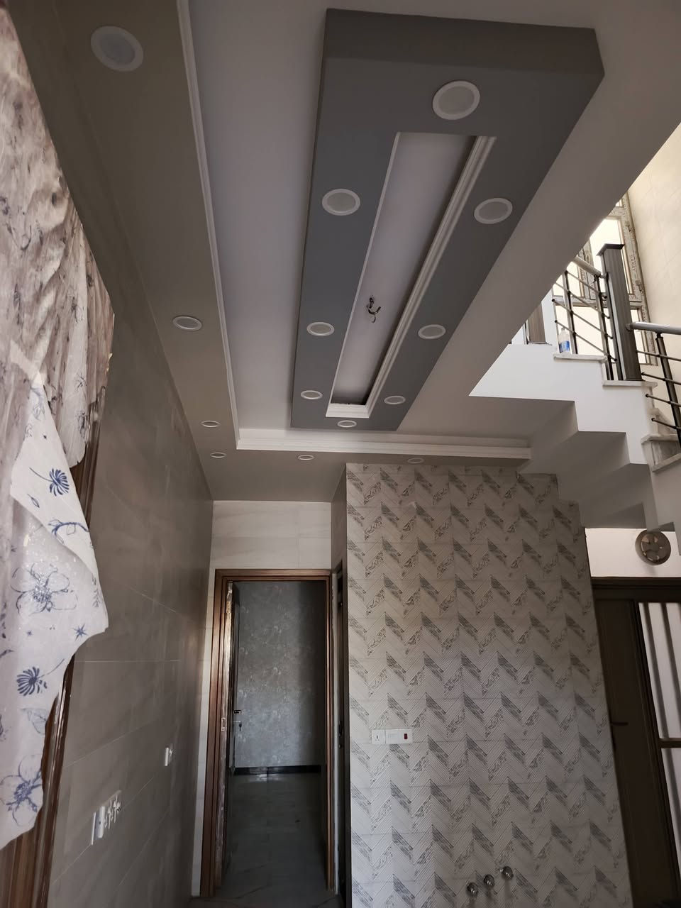مشتملات عدد 2 تونات بناء حديث زيرو درجه اولى 64م واجهه 4 نزال 16
تفاصيل الدار 🏠 
3 غرف نوم
استقبال + مطبخ
+ خدمات
ديكورات سقوف + اناره لد مخفيه
العنوان:حي البنوك/خلف مثلجات الصفصاف موقع مميز
للاستفسار
***********
*********** حجي خالد
