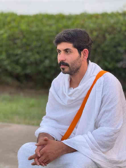 #ضيوف_الشمري_للحج_والعمرة
              دع لنا خدمتك وتفرغ لعبادتك  
على راس الرحلة مرشد ديني مختص بأداء العمرة المفردة🤲

على بركة الله بدأنا باستلام جوازات الراغبين بمرافقتنا🕋
إلى بيت الله الحرام لأداء مناسك  عمرتي  
#عمرة_شهر_جماد_اخر & #عمرة_شهر_رجب_الأصــب
                    📅 12/15\2025📅
 السكن في مكة المكرمة منطقة محبس الجن🏫
السكن في المدينة المنورة منطقة المركزية🏯

10 يوم عدا أيام السفر♨️

(6) ليالي مكة المكرمة / 3 ايام المدينة المنورة )

سعر البرنامج 800 الف 

مع هدايا
 (جنط 🧳+ كتاب مناسك العمرة + وشاحات + باجات جنط) 
              نقل مريح بحافلات حديثة ومكيفة
وجبات طعام 🍖 على طول الرحلة هدية من شركة

البرنامج يشمل زيارات معالم المدينة المنورة🕌
وزيارات مناسك الحج في مكة المكرمة🕋

#مع_ثلاث_وجبات_طعام_في_مكه_والمدينه
                       🍛🍝🍛🍝
بادراة المتعهد حسين اياد 
🕋__🕋__🕋__🕋__🕋__🕋
للحجز والاستفسار 
مراجعه مقر الحجز            القشله مجاورمخابز انوار الحسين قرب شارع التجنيد
او الاتصال بالأرقام التالية 
*********** الإدارة 
*********** موظفة الحجوزات

#___خدمة__ضيوف__الرحمن__فخر_لنا
