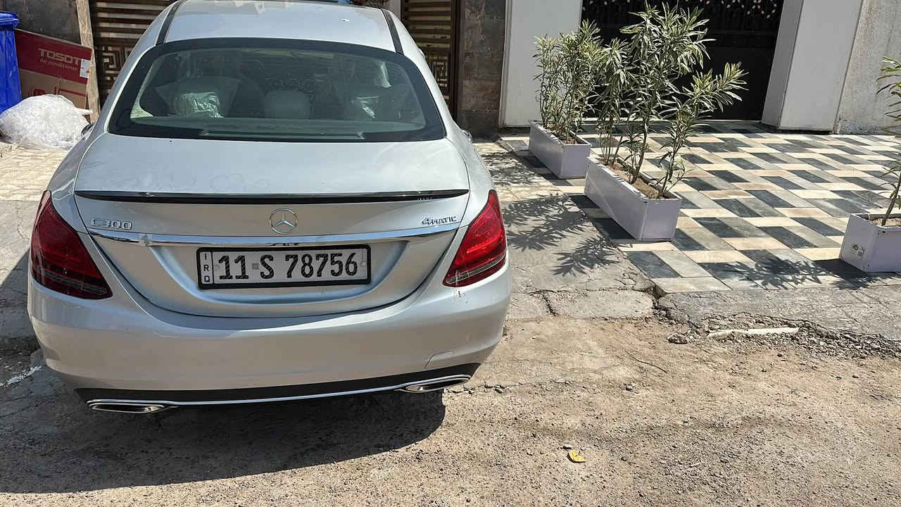 السلام عليكم
للبيع مارسدس C300
موديل 2021
لون رصاصي 
ماشيه ٥٥ماشيه
حادثه بنيد وصندوك تبديل وصبغ فقط بدون دواخل بدون ايرباك
الموصفات فتحت سقف كامره خلفيه رادار امامي هاندبيريك بصمه نقطه عمياء لايت 8عدسات
اربع ابواب بصمه كراسي جلد لون بيجي تدفأه كشن شاشه كبيره
كداد الشاشه 3وضعيات عداد الكتروني صندوك كهرباء
تخم تاير جديدالسيارة صفر مسج
كير مكينه مكفولات 
مكان السيارة بغداد الحارثيه
الاتصال
***********
