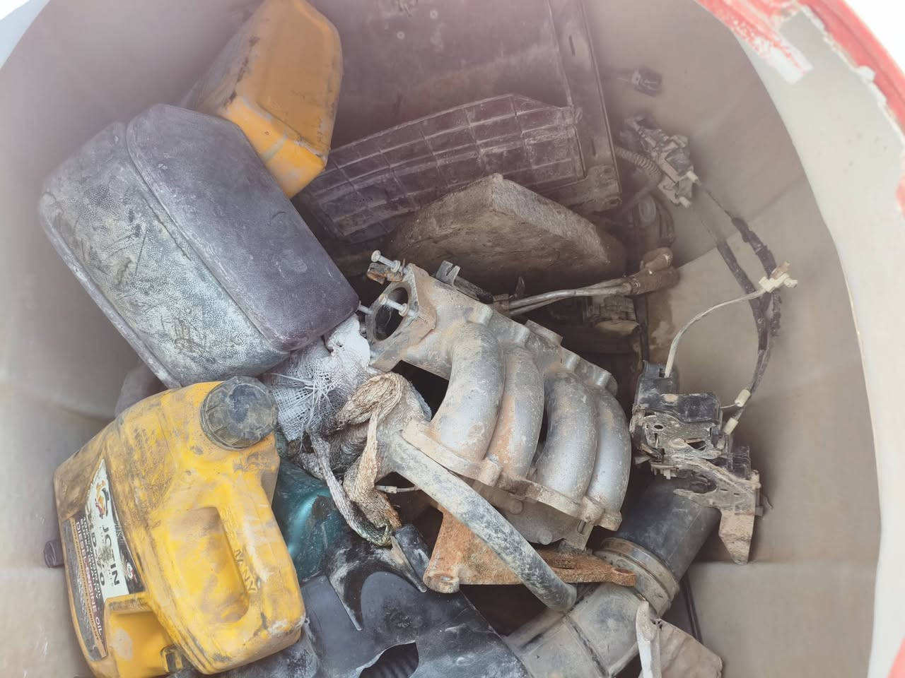 سلام عليكم غراض اكريت ويل للبيع بيبان كشنات وغراض الداخل ودوسه وحده وصالنصه اي شي تريده مكان السماوه سعر خاص او رقم الهاتف ***********
