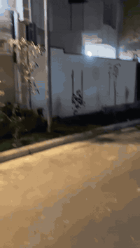 ب185 مليون 
بيت للبيع في حي الميلاد 
خلف التجاري الفاصل بين الميلاد والوفاء 
مساحة البيت : 100 متر
طابقين/ طابو صرف
سنة البناء: 2024

تفاصيل البيت:
استقبال 
صالة 
مطبخ
صحيات خارجية وداخلية 
غرفة نوم 

الطابق الثاني:
غرفة نوم سويت
صالة
مخزن

للأستفسار: ***********
