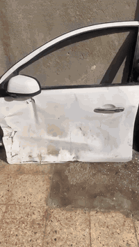 باب نيسان سني هندي 23 بي حادث مثل مافي الصوره مع مرايه جانبيه مع يدات الباب الداخليه والخارجيه مع بطانة باب  علما الجامه مكسوره يعني ماموجوده  الباب تفصيخ السعر 150 بي مجال للاستفسار *********** يوجد واتساب مكان الباب البصره المعقل
